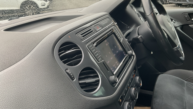 Volkswagen Tiguan 2.0 TDi BlueMotion Tech Match 4MOTION 5dr 150 DSG Diesel Estate